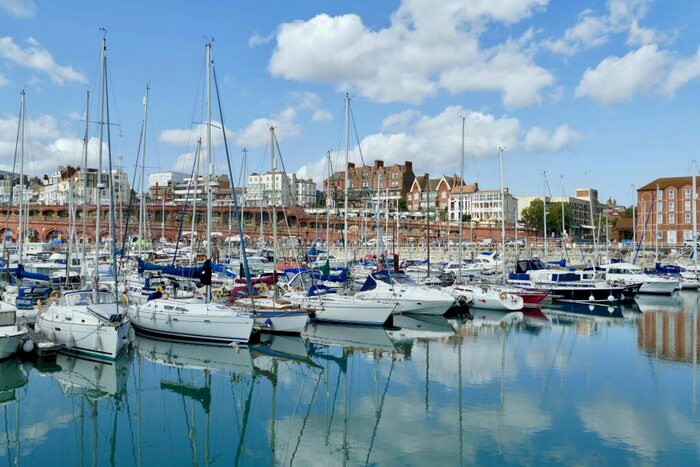 2 Bedroom Flat For Sale In Chatham Street, Ramsgate, CT11