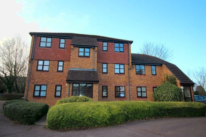 1 Bedroom Flat To Rent In Marmet Avenue, Letchworth Garden City, SG6