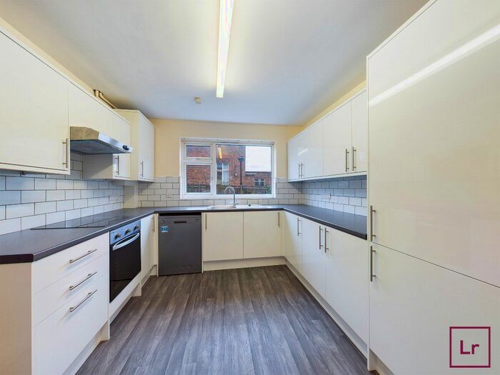 4 Bedroom Detached House To Rent In Lichfield Road, Northwood, Middlesex, HA6