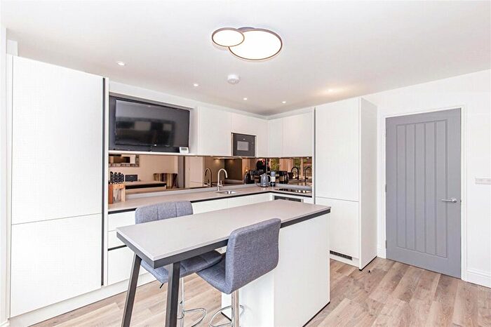 2 Bedroom Apartment To Rent In Crescent Road, Oxford, OX4