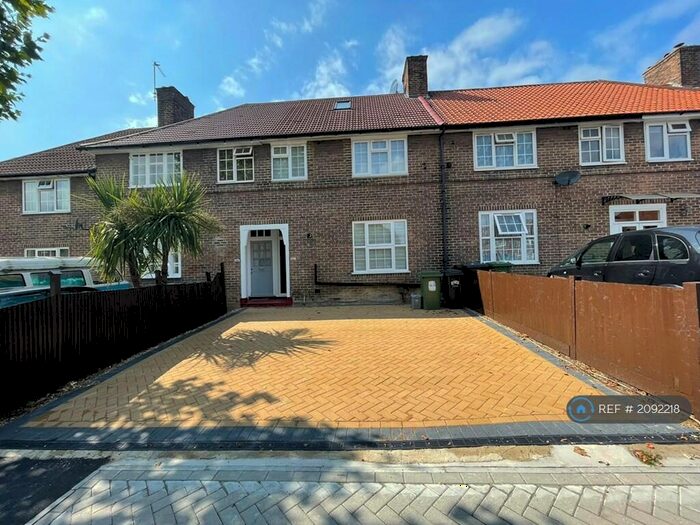 4 Bedroom Terraced House To Rent In Downham Way, Bromley, BR1