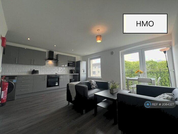 4 Bedroom Maisonette To Rent In Melvaig Place Hmo, Glasgow, G20