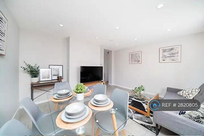 2 Bedroom Flat To Rent In Sable Street, Islington, N1
