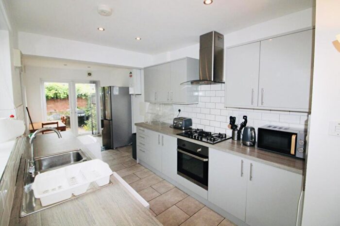 6 Bedroom House To Rent In Johnson Road, Nottingham, NG7