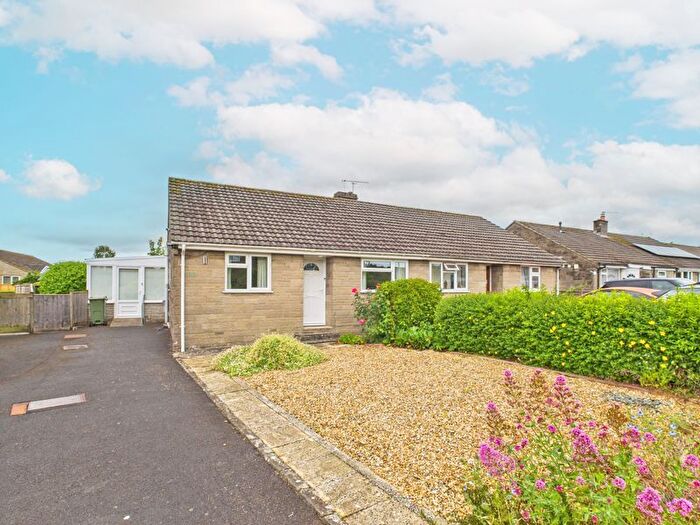 2 Bedroom Bungalow For Sale In Highfield Way, Somerton, TA11