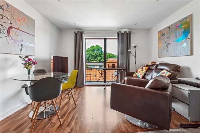 1 Bedroom Apartment For Sale In Copenhagen Street, London, N1