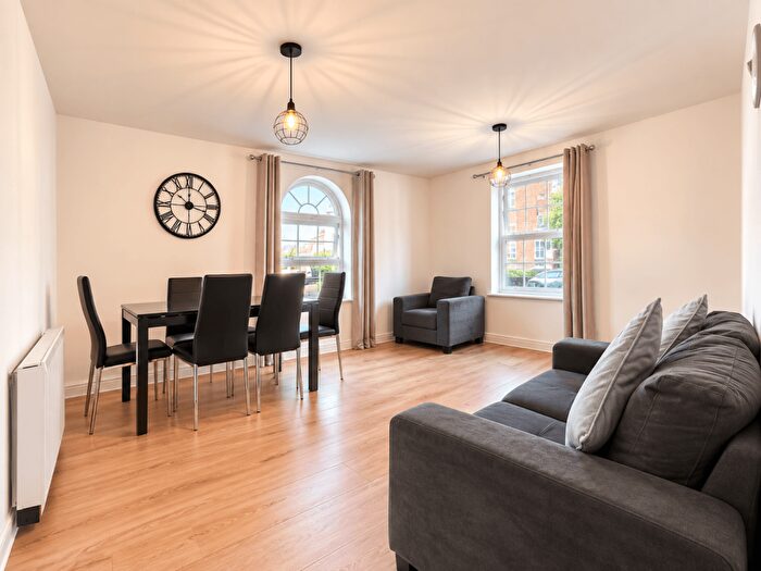 2 Bedroom Flat To Rent In Scholars Court, Northampton, NN1