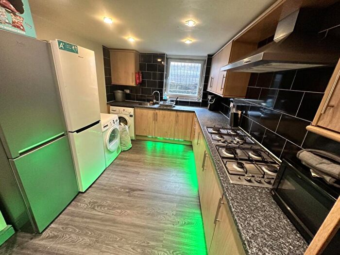 8 Bedroom House To Rent In Mayville Avenue, Leeds, LS6