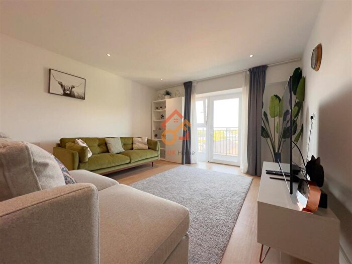 2 Bedroom Flat For Sale In Fairbank House, Beaufort Square, London, NW9