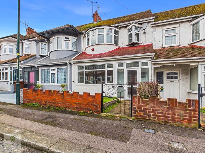 3 Bedroom Terraced House For Sale In Blenheim Avenue, Chatham, Kent, ME4