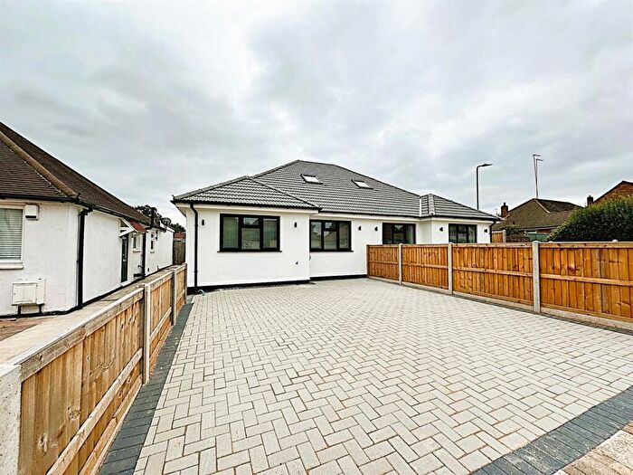 3 Bedroom Bungalow To Rent In Pleasance Road, Orpington, BR5