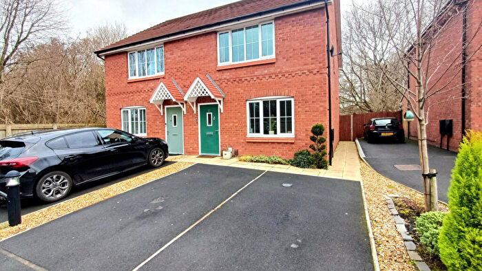 3 Bedroom Semi Detached House For Sale In Water Mill Avenue, Foxdenton, OL9