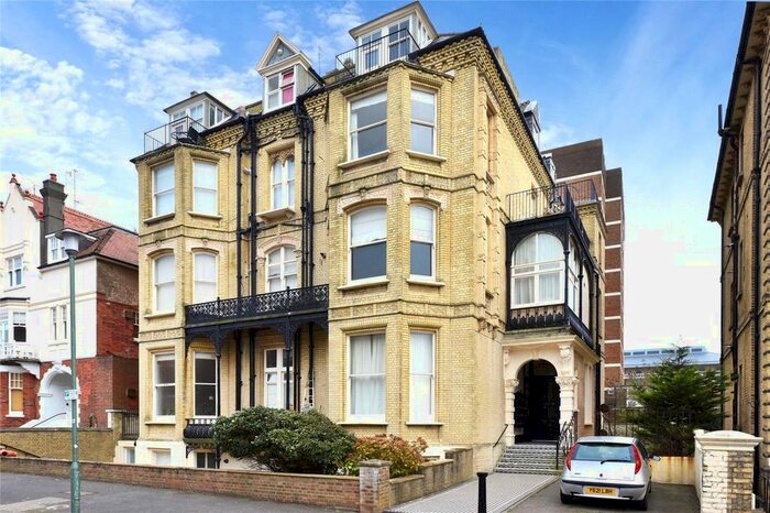 1 Bedroom Flat To Rent In Third Avenue, Hove, East Sussex, BN3