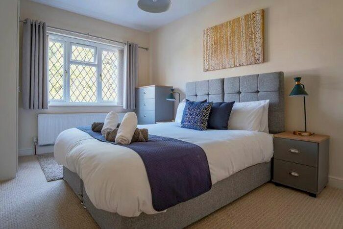 2 Bedroom Flat To Rent In Woodthorne Road, Wolverhampton, WV6