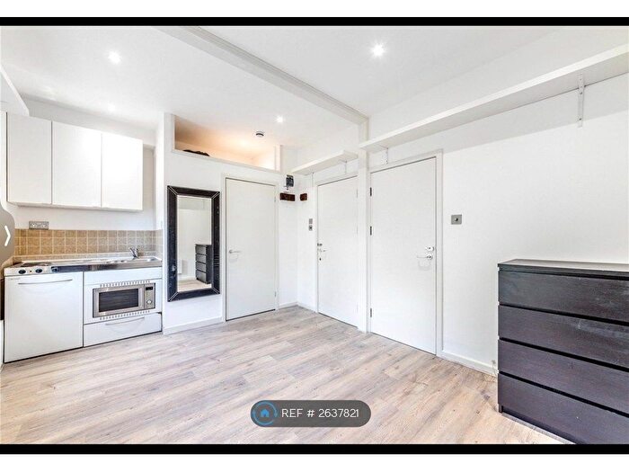 Studio To Rent In Chiswick High Road, London, W4