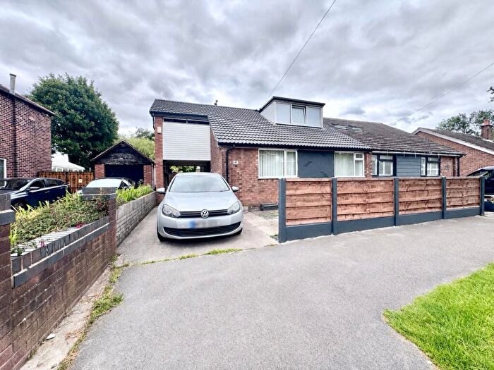 3 Bedroom Bungalow For Sale In Lowndes Lane, Stockport, SK2