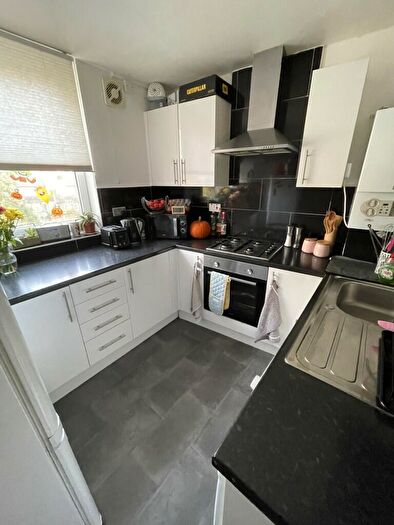 1 Bedroom Flat For Sale In Larchwood House, Baywood Square, Chigwell, Essex, IG7