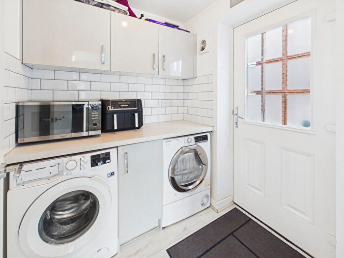 4 Bedroom Detached House For Sale In Reaseheath Way, Henhull, Nantwich, CW5 - Photo 8
