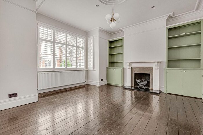 5 Bedroom Terraced House To Rent In Wakehurst Road, Between The Commons, SW11