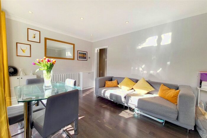 2 Bedroom Flat To Rent In Inglis House, Whitnell Way, London, SW15