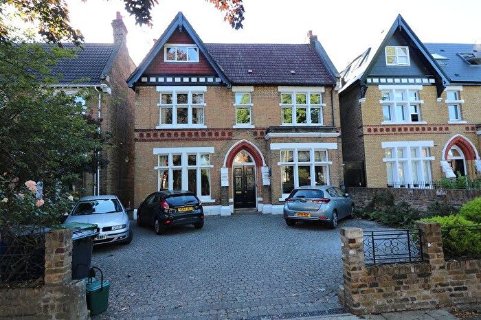 2 Bedroom Flat To Rent In Woodville Road, Ealing, W5
