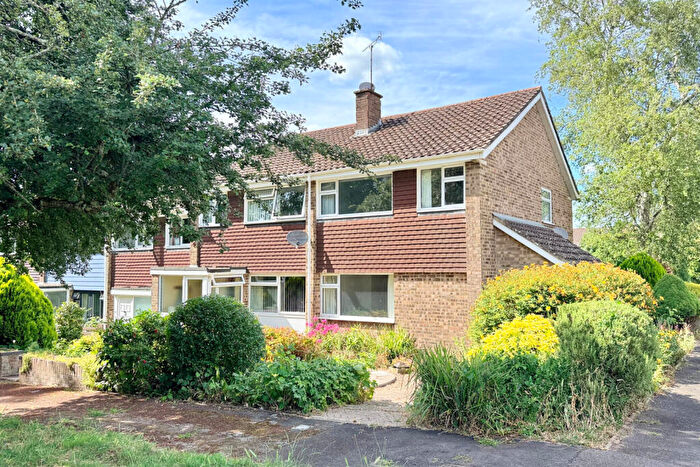 3 Bedroom End Of Terrace House For Sale In Chichester Road, Ringwood, BH24