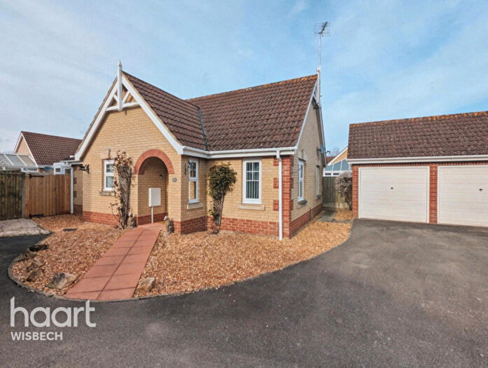 2 Bedroom Detached Bungalow For Sale In Glendon Gardens, Leverington, PE13
