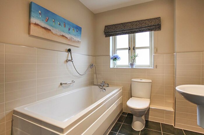 4 Bedroom Detached House For Sale In Nursery Close, Moreton-in-Marsh, Gloucestershire., GL56