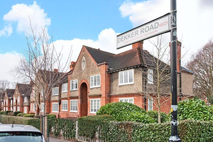 2 Bedroom Apartment To Rent In Dekker Road, Dulwich Village, London, SE21