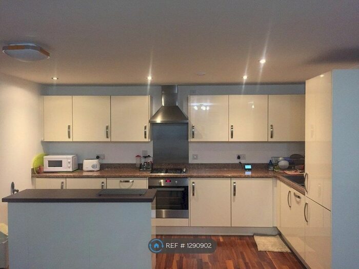 2 Bedroom Flat To Rent In Pisces Court, Edgware HA8