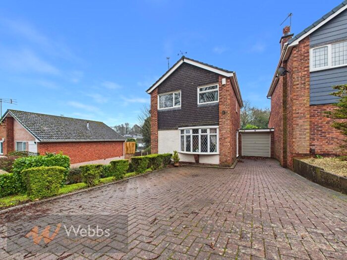 3 Bedroom Link Detached House To Rent In Crestwood Rise, Rugeley, WS15