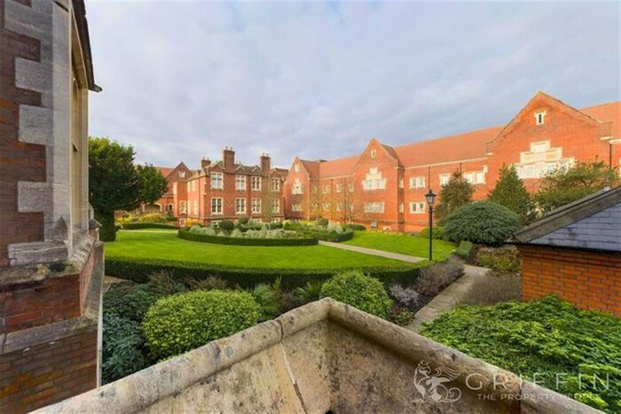 2 Bedroom Flat To Rent In The Clock Tower, Warley, CM14