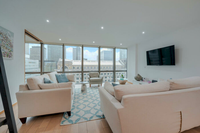2 Bedroom Flat For Sale In West India Quay, Hertsmere Road, E14