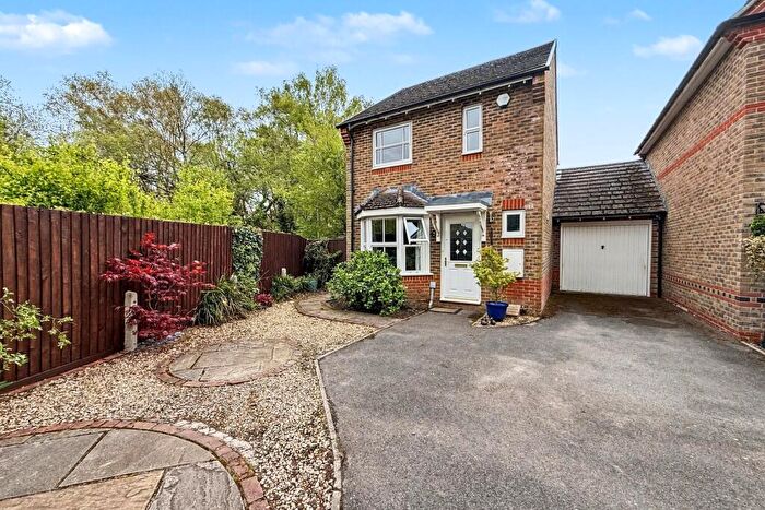 2 Bedroom Link Detached House For Sale In Ferndown, BH22