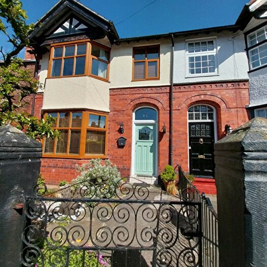 4 Bedroom End Of Terrace House For Sale In Grange Road, Chester, CH2