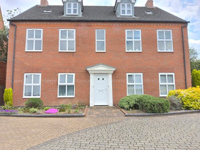 2 Bedroom Flat For Sale In Ravenswood Gardens, Stonydelph Lane, Wilnecote, Tamworth, B77
