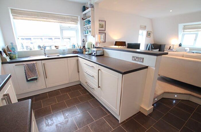 2 Bedroom Flat For Sale In Marine Road, Deal, CT14