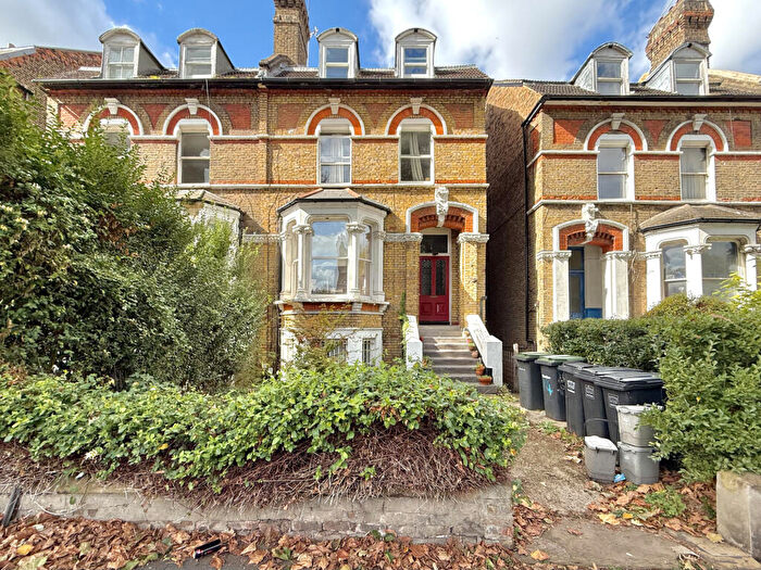 2 Bedroom Flat To Rent In Pepys Road, London, SE14