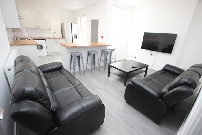5 Bedroom Terraced House To Rent In Alderson Road, L15