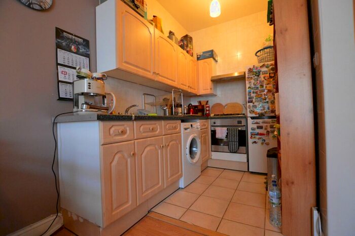 Studio To Rent In Courtenay Mews, E17