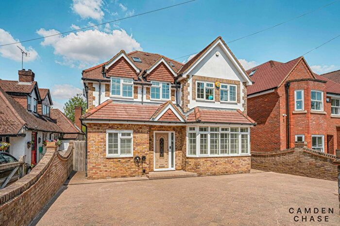 5 Bedroom Detached House For Sale In Ragged Hall Lane, St. Albans, AL2