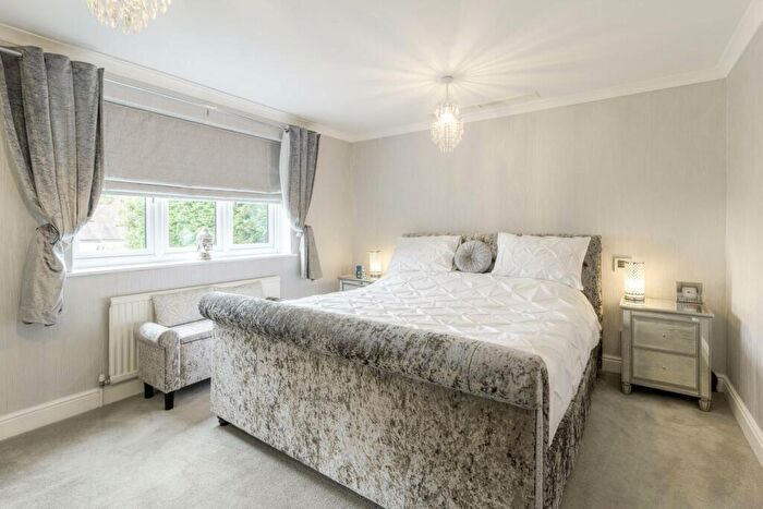 5 Bedroom Detached House For Sale In Mansel Close, Cosgrove, MK19