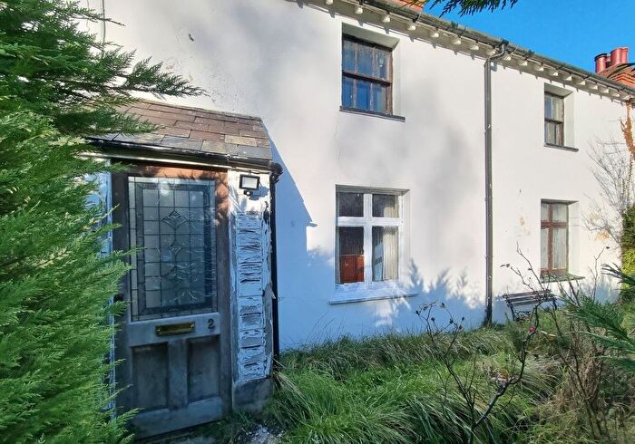 3 Bedroom Semi-detached House For Sale In Railway Cottages, Tisbury, Salisbury, Wiltshire, SP3