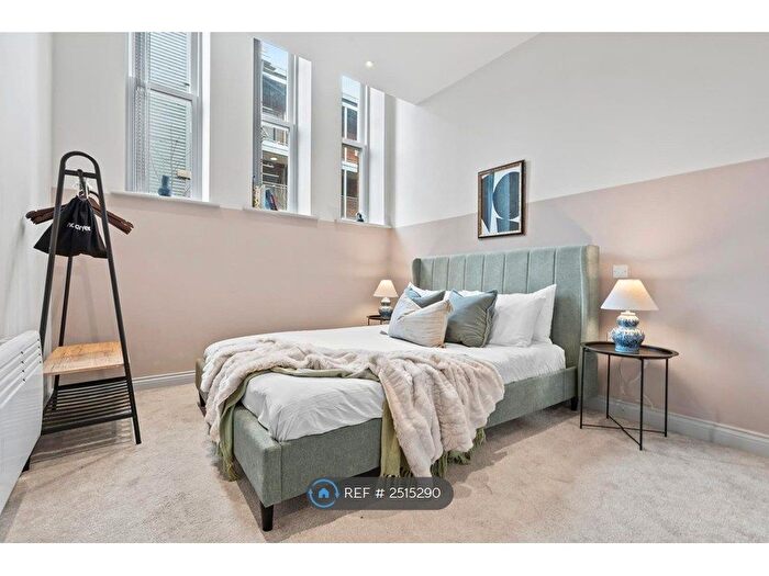 1 Bedroom Flat To Rent In North Street, Leeds, LS2