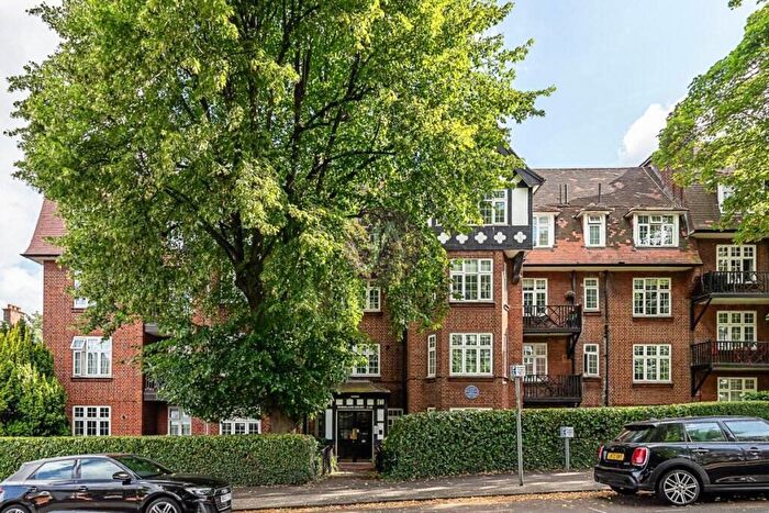 2 Bedroom Flat To Rent In Moreland Court, Finchley Road, London, NW2