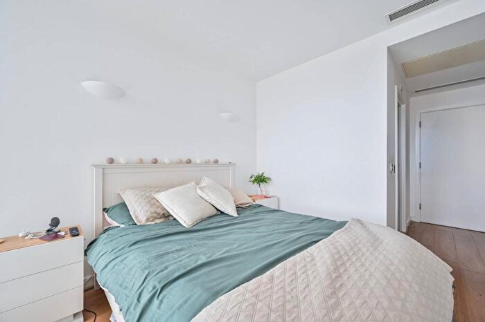 2 Bedroom Flat To Rent In Building, Woolwich Riverside, London, SE18