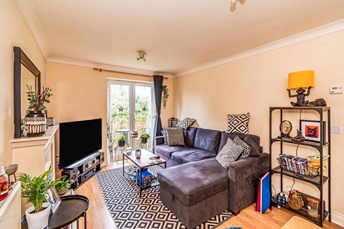 2 Bedroom Apartment To Rent In The Dell, Central, SO15