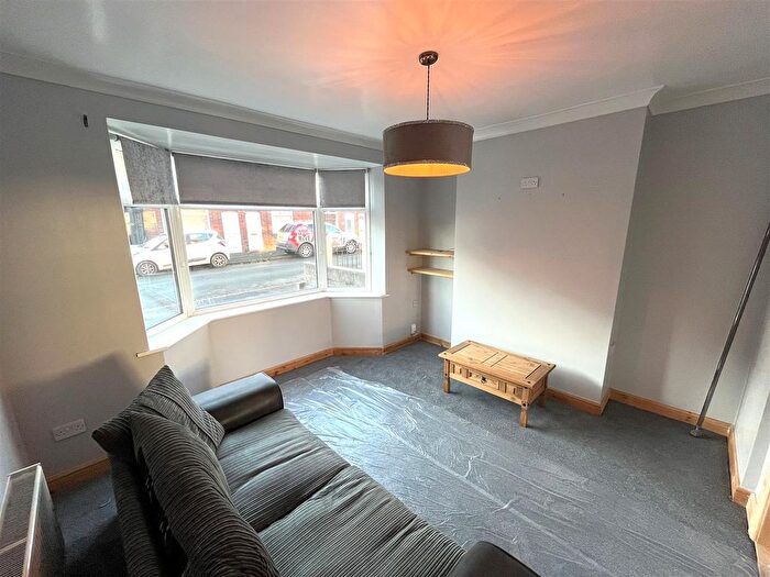 3 Bedroom End Of Terrace House For Sale In Cobden Street, Wolstanton, Newcastle, ST5