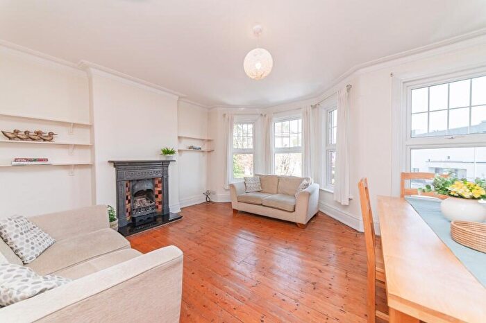 2 Bedroom Flat For Sale In Granville Road, North Finchley, N12