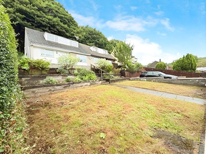 3 Bedroom Semi-Detached House For Sale In Northall Road, Markinch, KY7